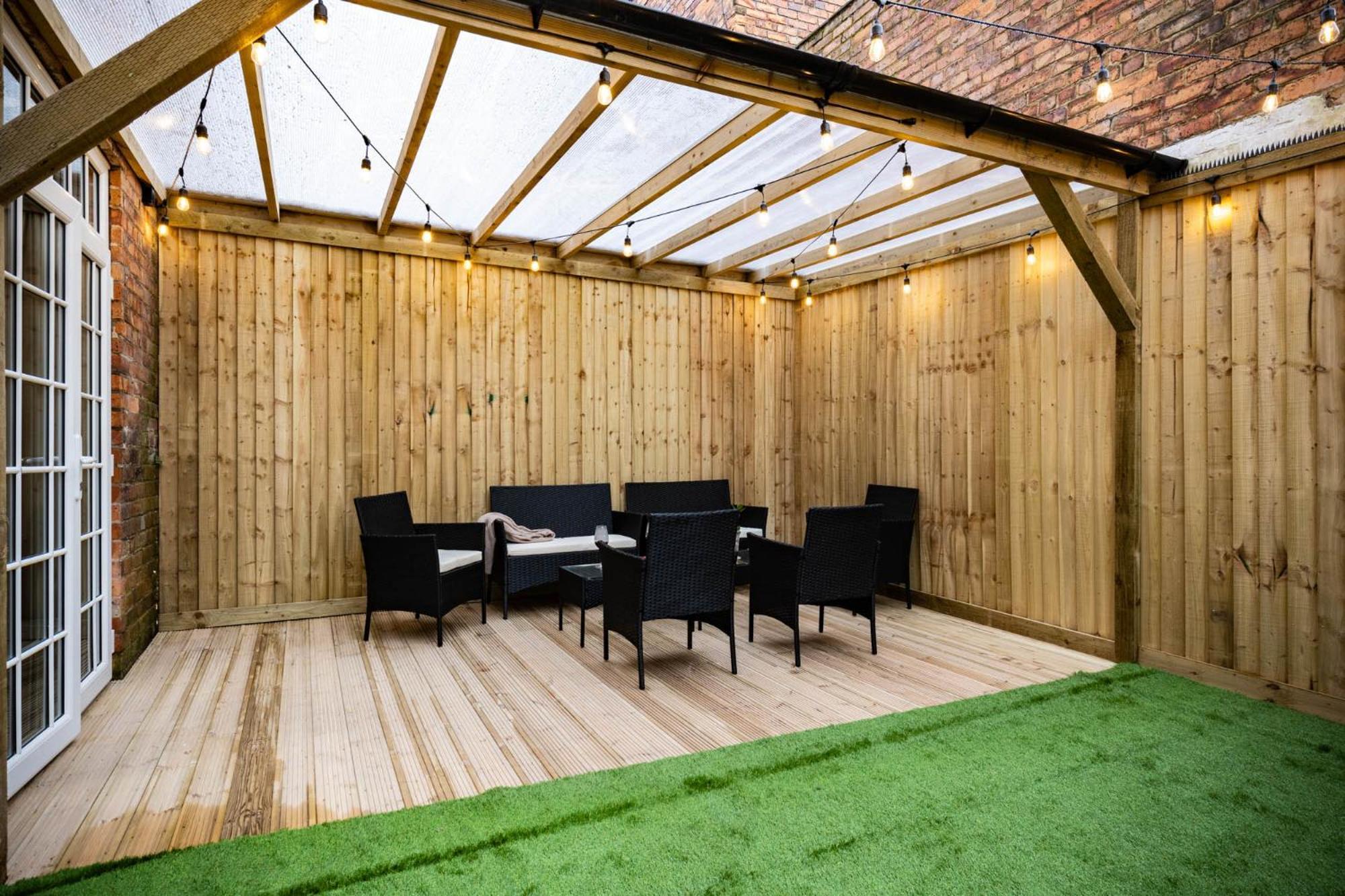 Emerald Park - Hot Tub & Games Room! Holiday home